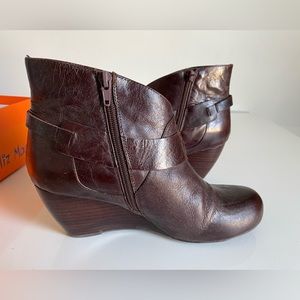 Miz Mooz wedge ankle bootie - size 9 - new